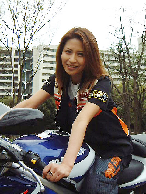 靓丽摩托女车手