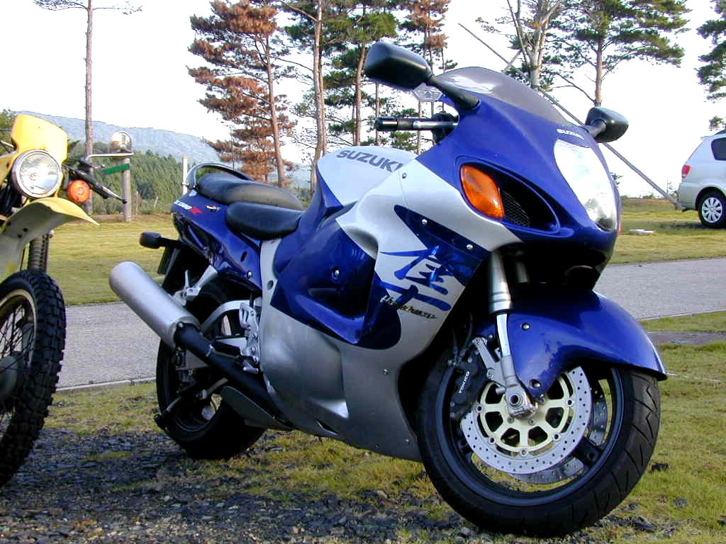 SUZUKI GSX1300R 隼