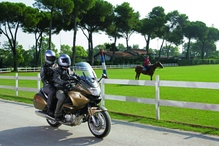 HONDA NT 700 V DEAUVILLE