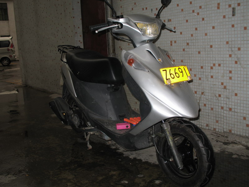 05年铃木V125本土版电喷踏板