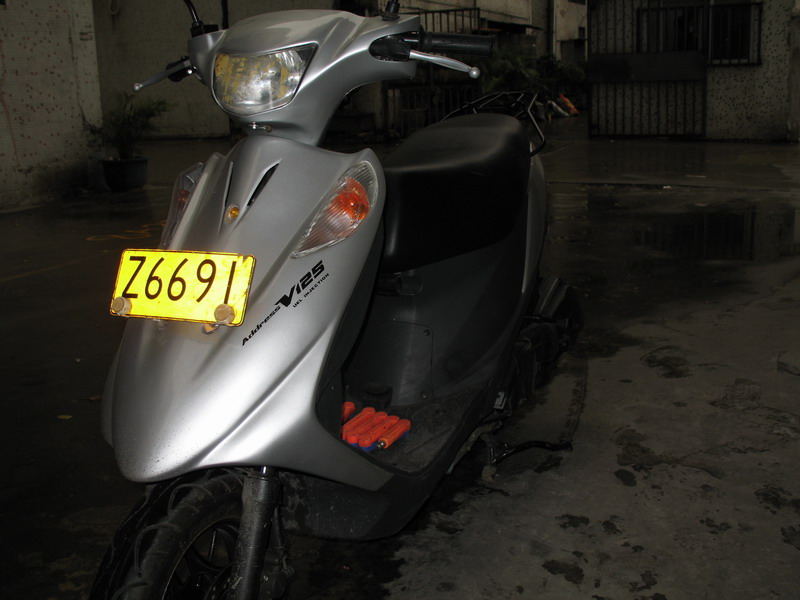 05年铃木V125本土版电喷踏板