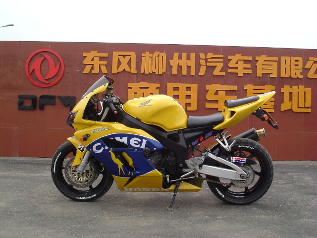 95~~CBR900改成05~~CBR1000造型