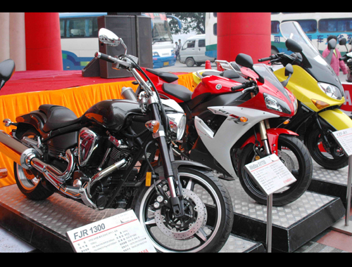 YAMAHA 顶级的跑车惊现开平