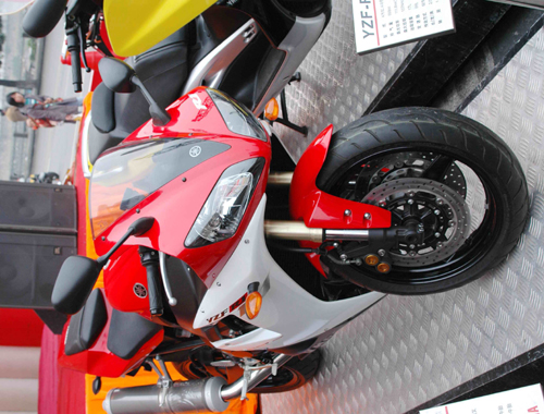 YAMAHA 顶级的跑车惊现开平