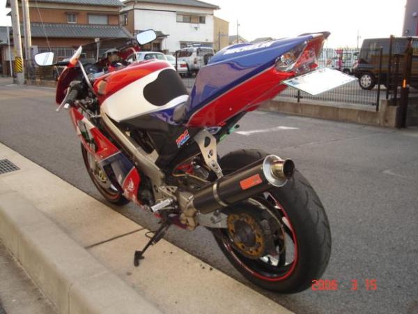 日本改装  VFR400R NC30