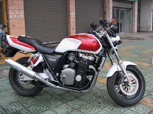 精神CB1000