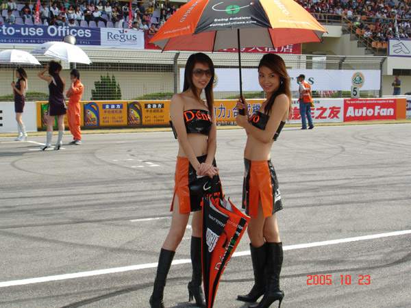 国内顶级的赛车女郎!!