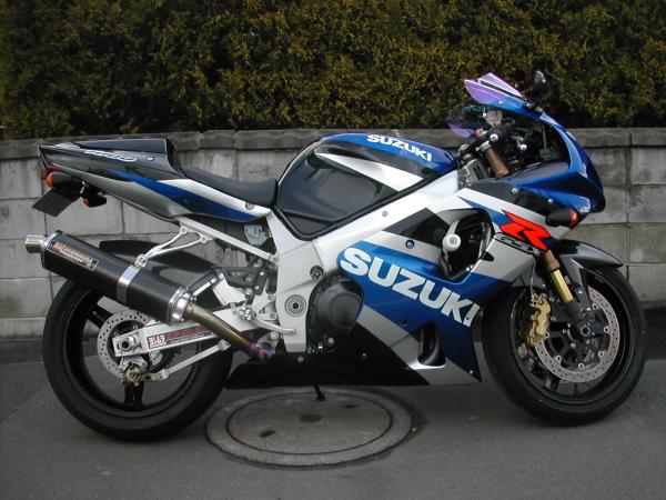 ０２　ＧＳＸ－Ｒ１０００