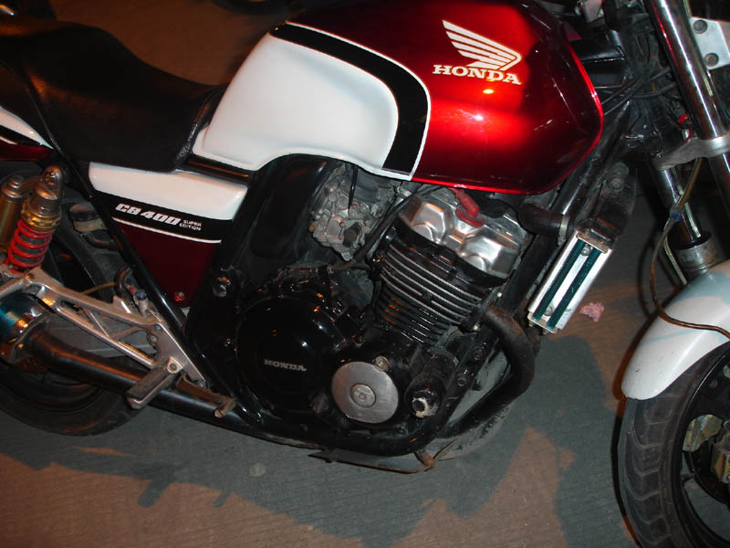 出96CB400，铁价1W，要的上门看车