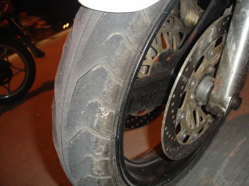 出96CB400，铁价1W，要的上门看车