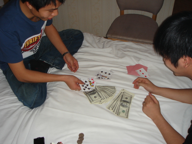 蜜枣赌博,抓赌呀~~~而且赌美金