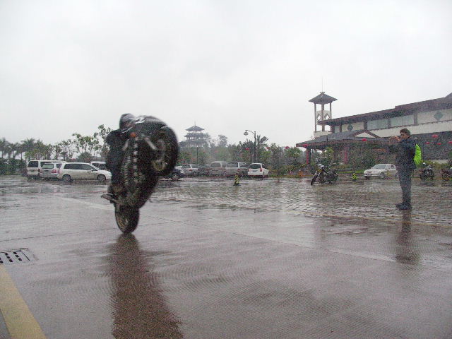 MOTO特技後空番