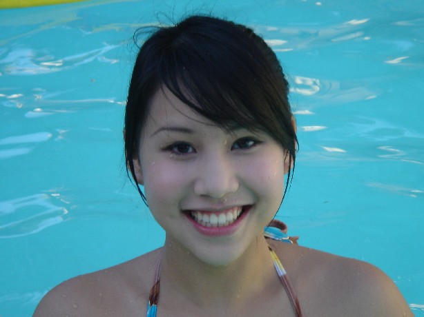 发几张靓女相。。。。。。。。。