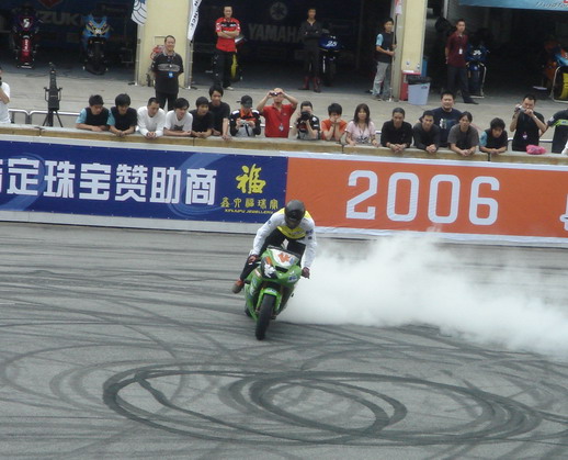 2006年4月8日珠海赛车场     GO!!!