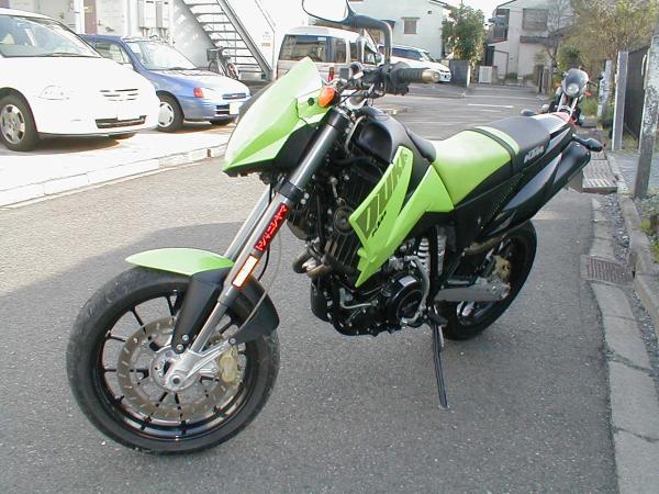 ＫＴＭ　６４０ＤＵＫＥⅡ 滑胎车