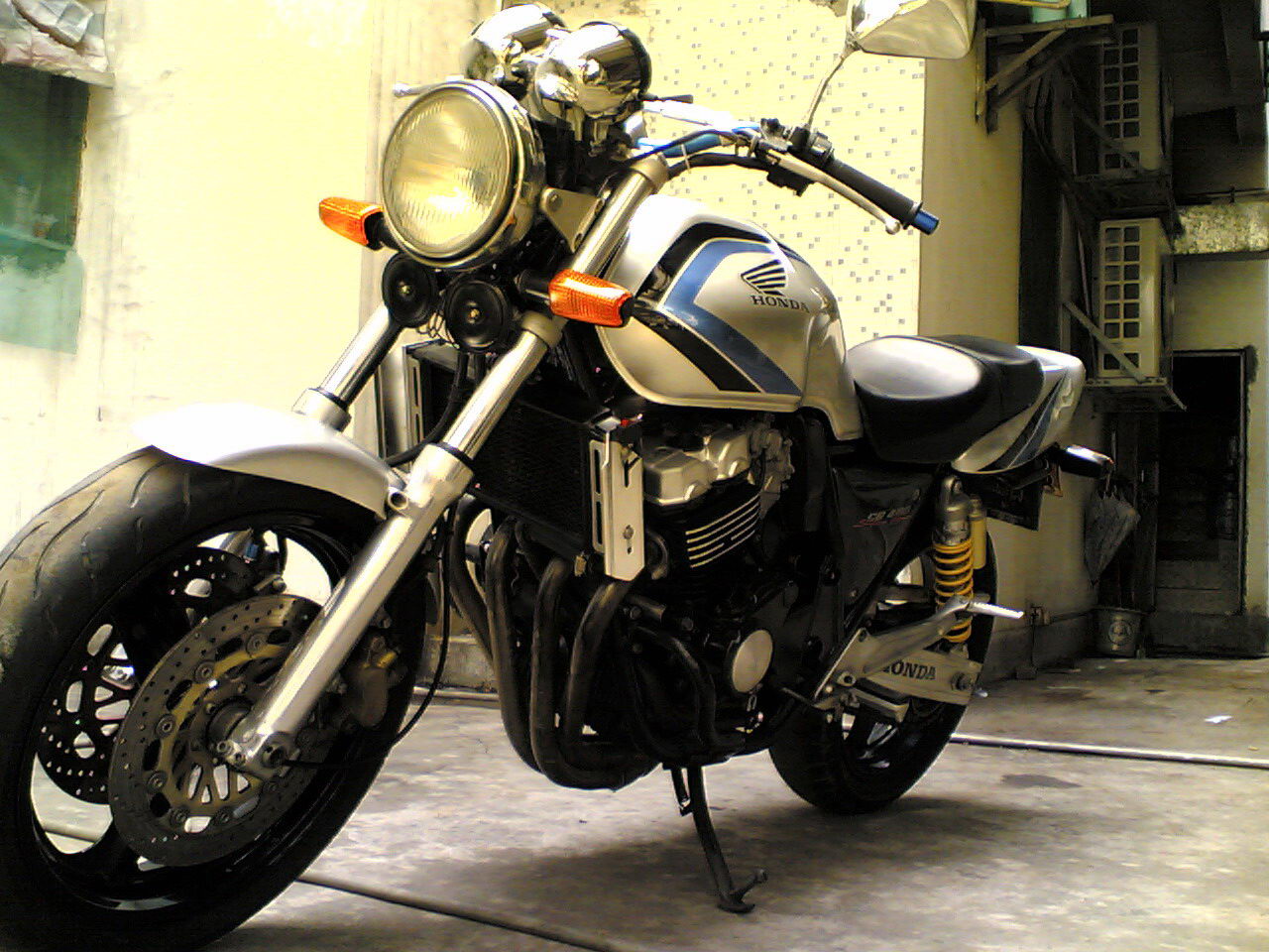转精神CB400