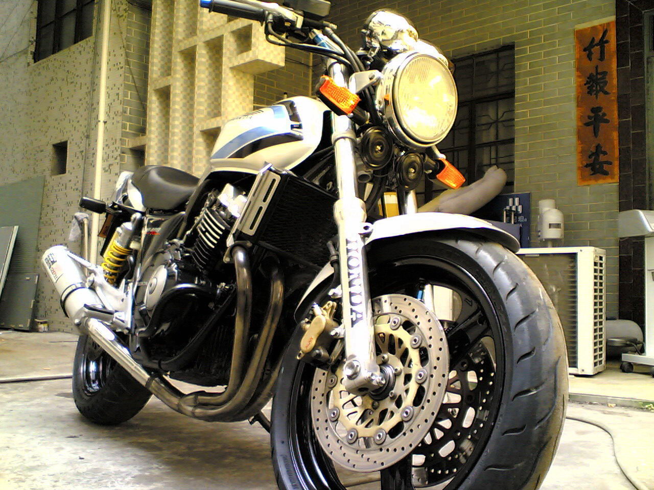 转精神CB400