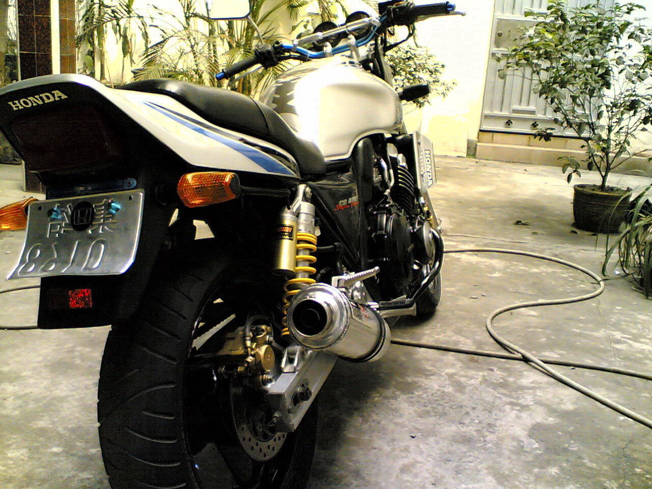 转精神CB400
