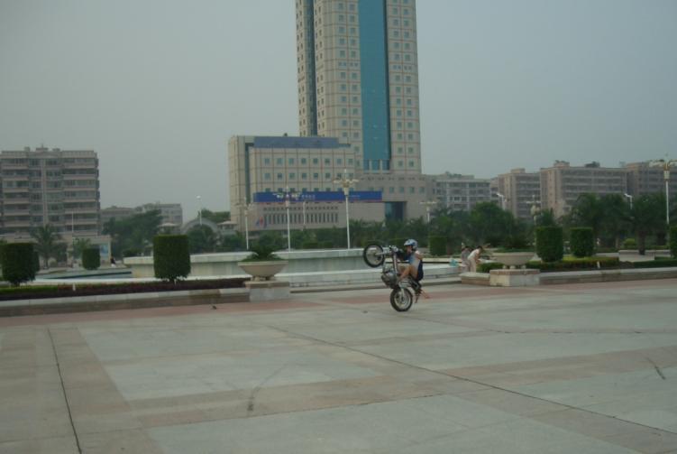 JHb35Srw.jpg