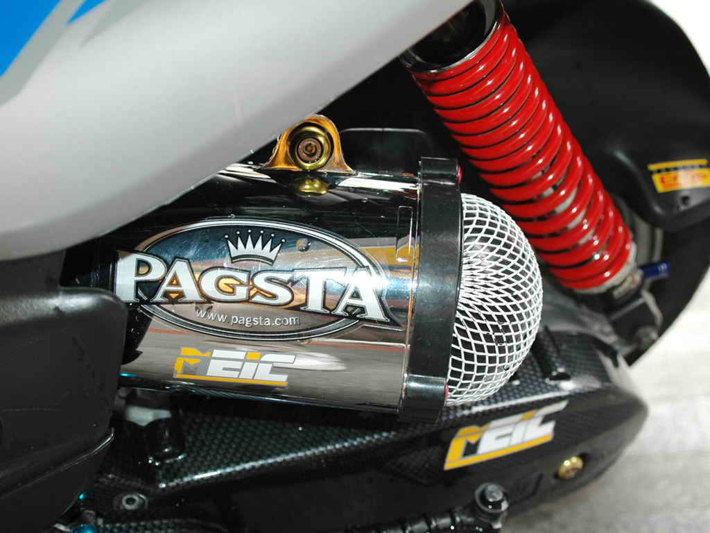 我朋友的的心血 YAMAHA 100CC重金改装