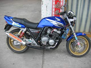 开平求购CB400原装排气管，或用我现在的补钱交换