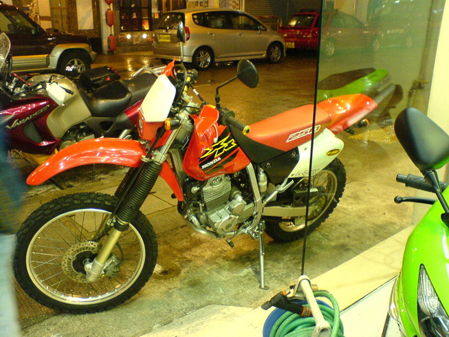 终于买到台全新的FAZER1000FZ1四月上市