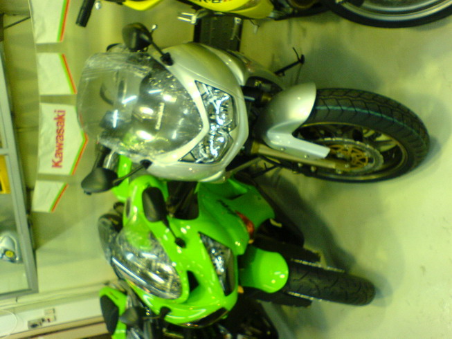 终于买到台全新的FAZER1000FZ1四月上市