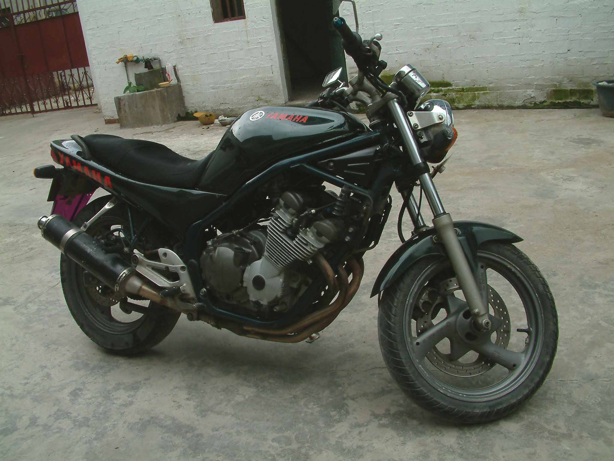 出售YAMAHA欧版400一台