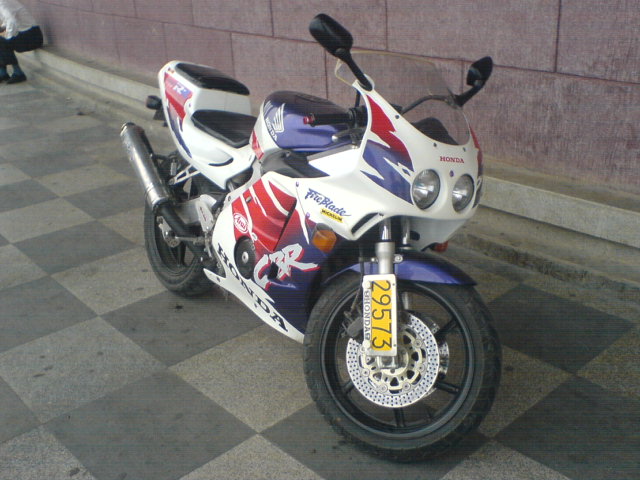 22```本田跑车