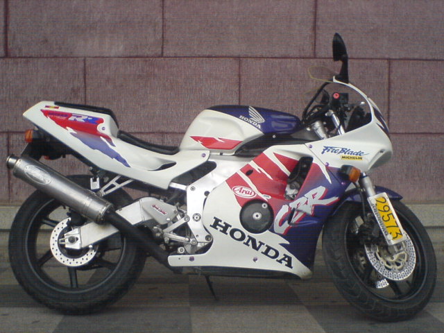 22```本田跑车