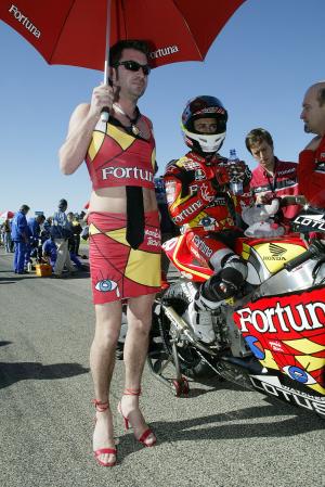 motoGP里面的赛车女郎（吓死人篇）