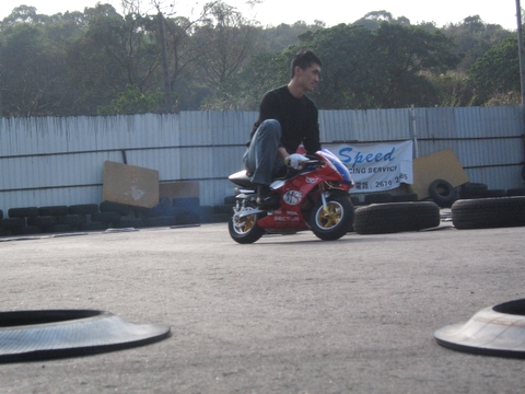 玩MINI BIKE!!