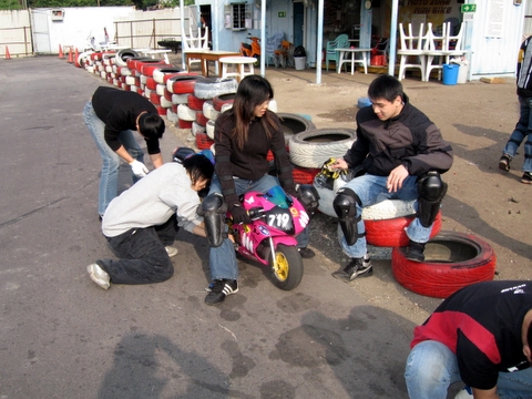 玩MINI BIKE!!