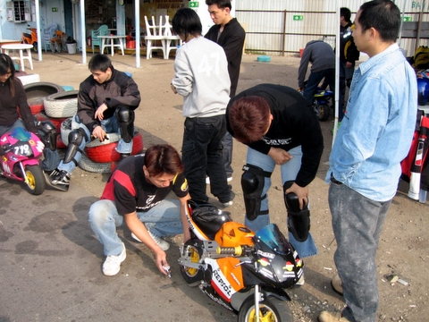 玩MINI BIKE!!