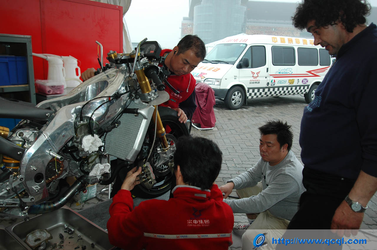 MotoGP上海站——天剑Yamaha车队的现场和宗申车队的现场
