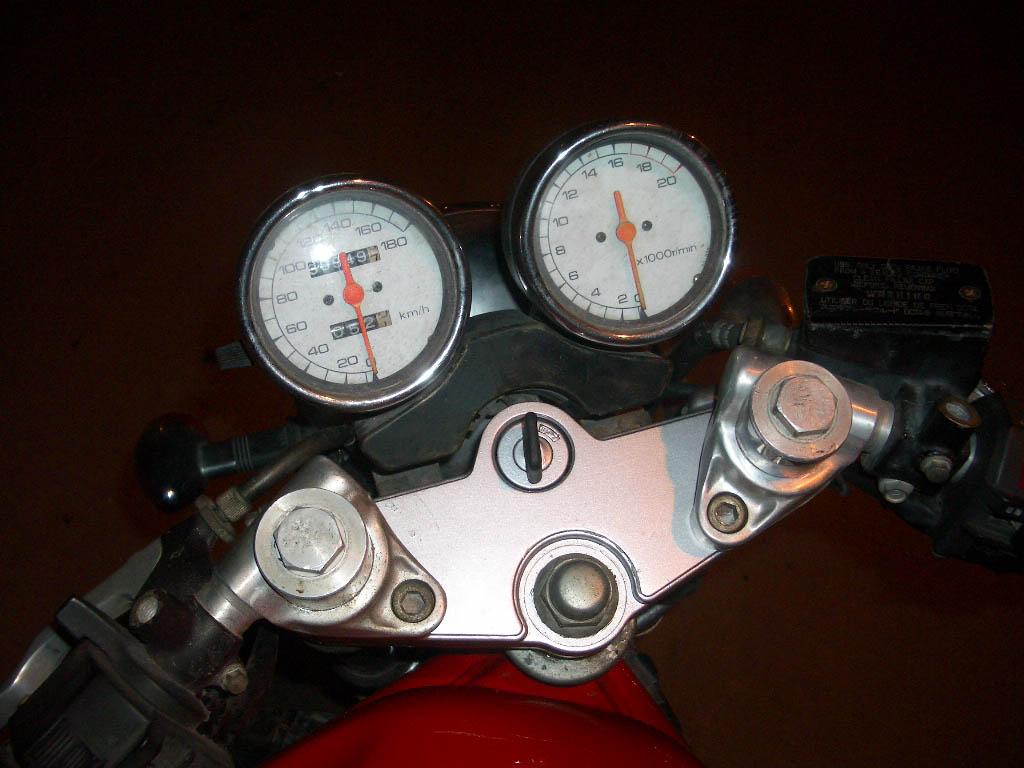 即将毕业卖掉心爱　整齐ＳＵＺＵＫＩ盗匪７４Ａ．价格已经做了调整！