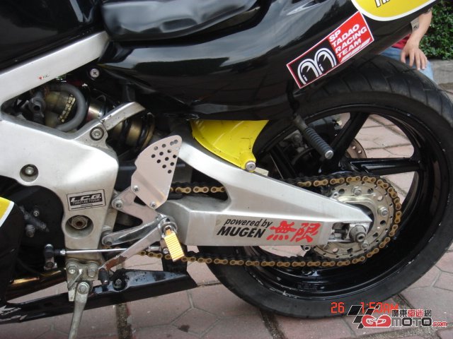 广州芳村东沙万里行机车社....CBR400R...