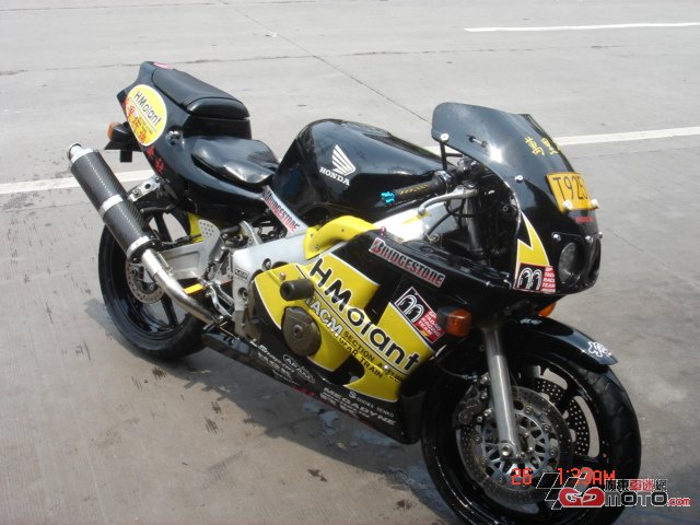 广州芳村东沙万里行机车社....CBR400R...