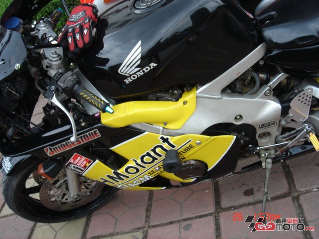 广州芳村东沙万里行机车社....CBR400R...