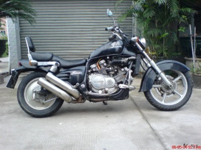 出售本田ＭＡＧＮＡ７５０太子一台