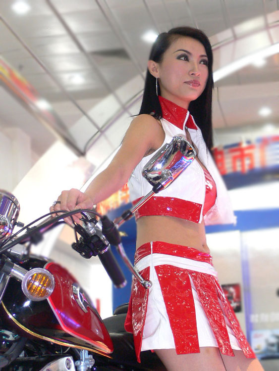 西风日下,美女伦亡!