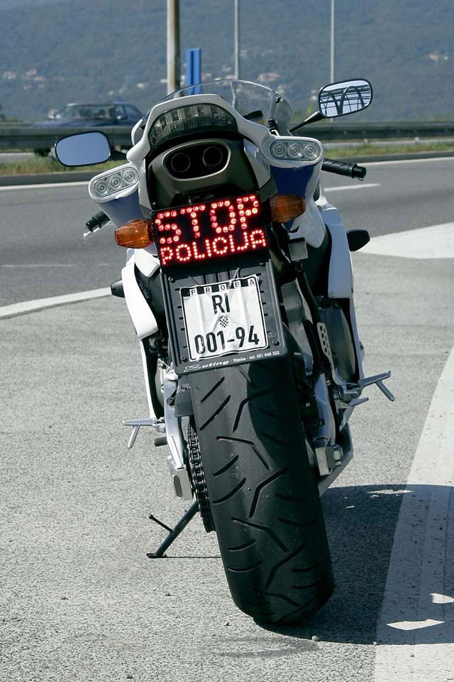现在的警车真是````````````````