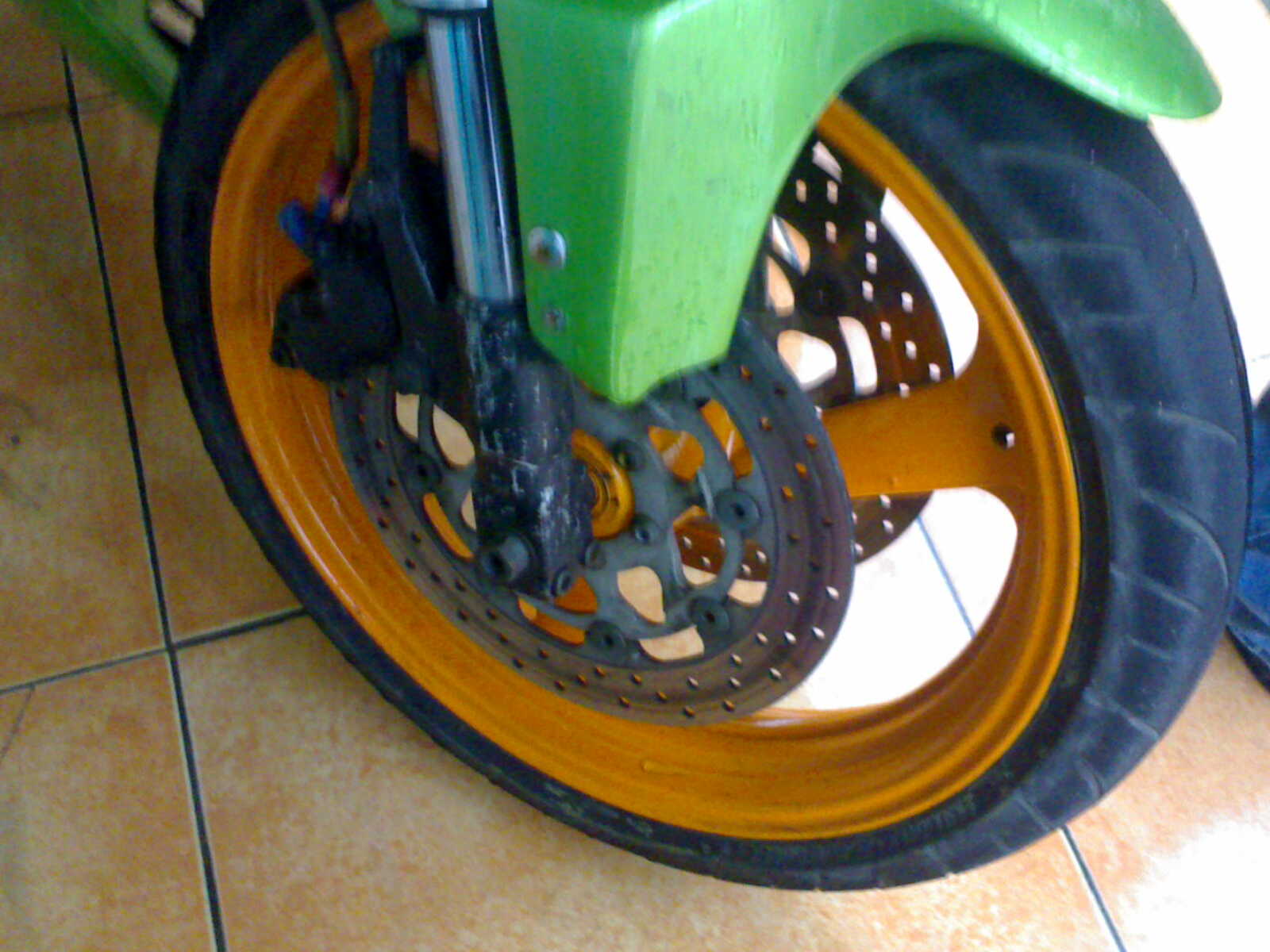 深圳出售YAMAHA-V2一台！