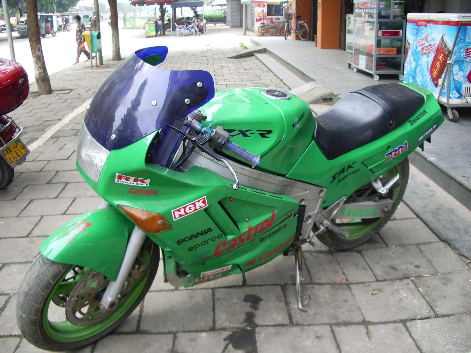 卖几部车车。