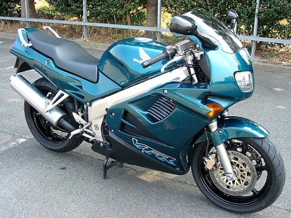 VFR750F RC36
