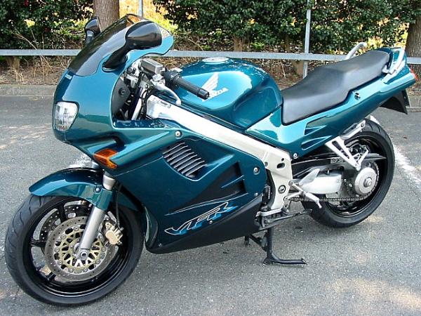 VFR750F RC36