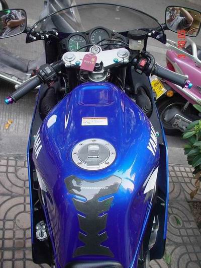 广东梅州 卖 雅玛哈FZR250RR水晶灯一部94车！