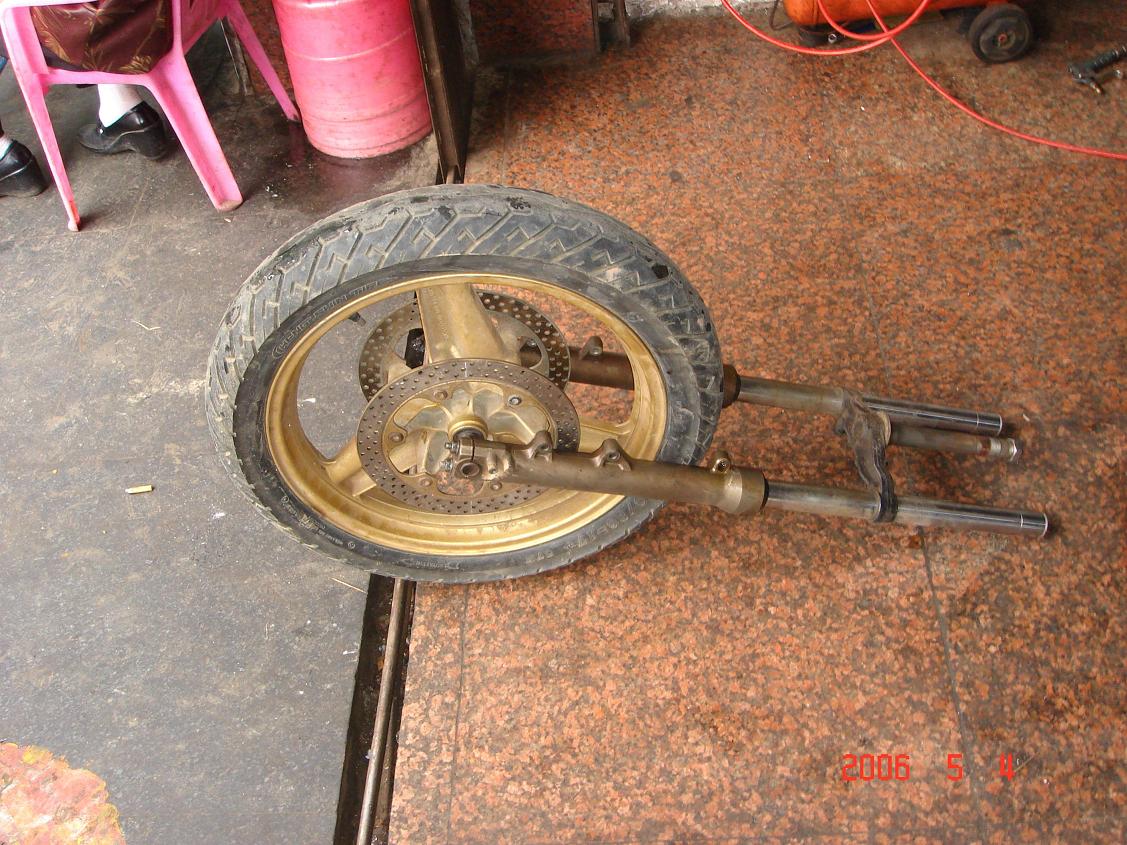 卖一大堆拆车件