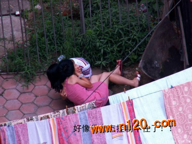 [推荐]经典的偷拍,长距的相机就是要这么用了!
