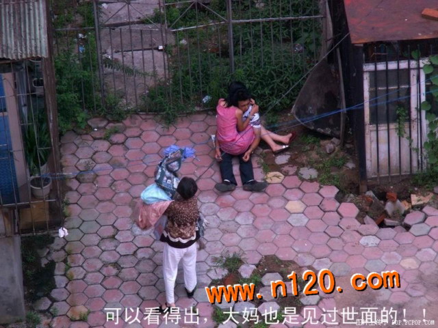 [推荐]经典的偷拍,长距的相机就是要这么用了!